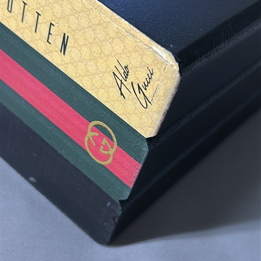 🖤Vintage “Gucci Dress The Part” book stack designed wooden decoration - Picture 8 of 13